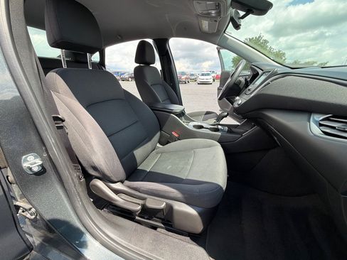 Used 2017 Chevrolet Malibu LS FWD image 18