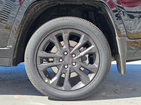 New 2026 Jeep Grand Cherokee L Limited image 25