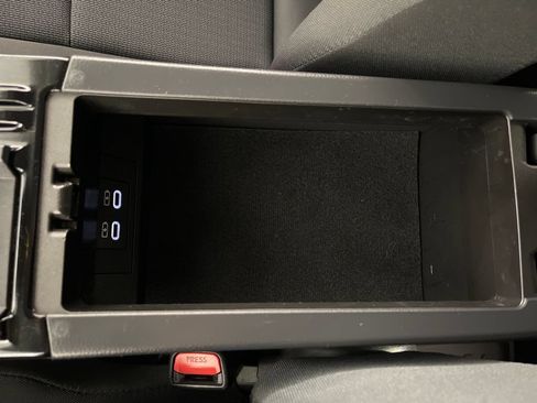 Certified 2024 Toyota Prius LE FWD image 23
