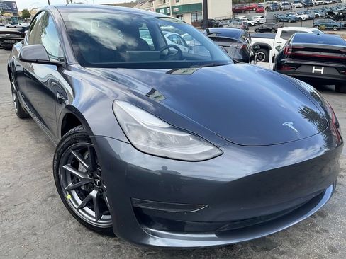 Used 2023 Tesla Model 3 Standard Range RWD image 1