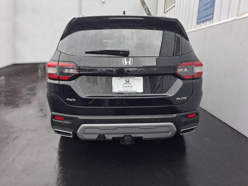 Used 2025 Honda Pilot Elite image 8