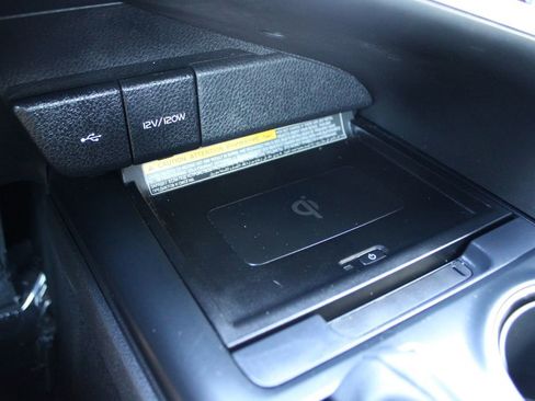 Used 2020 Toyota Camry SE image 22