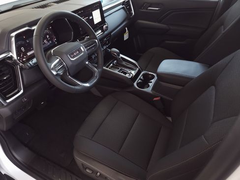 New 2025 GMC Canyon Elevation w/ Convenience Package image 9