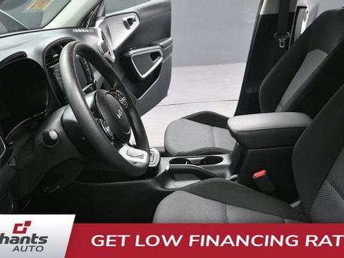 Used 2023 Kia Soul LX w/ LX Technology Package FWD image 10
