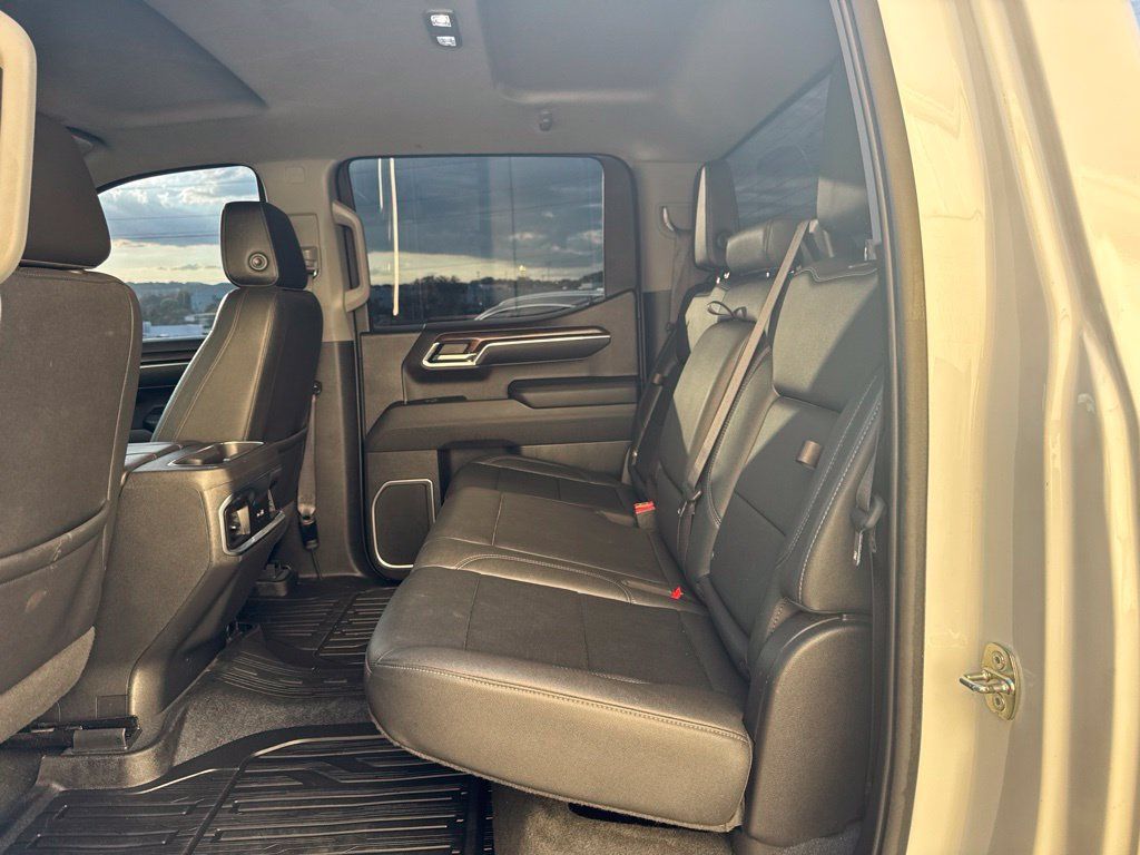 Used 2023 GMC Sierra 1500 SLT w/ SLT Convenience Package AWD/4WD image 25