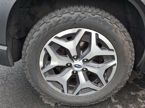 Used 2023 Subaru Forester Premium AWD/4WD image 9
