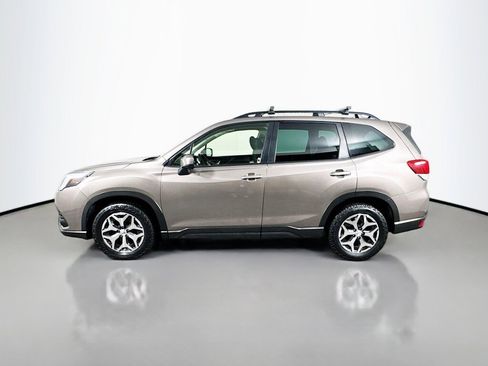 Used 2023 Subaru Forester Premium image 2