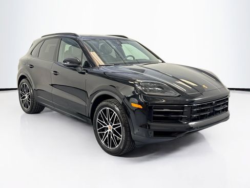Certified 2025 Porsche Cayenne image 7