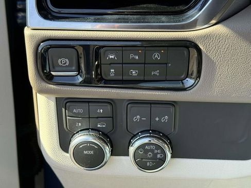 New 2026 GMC Yukon Denali w/ Sun & Power Step Package AWD/4WD image 23