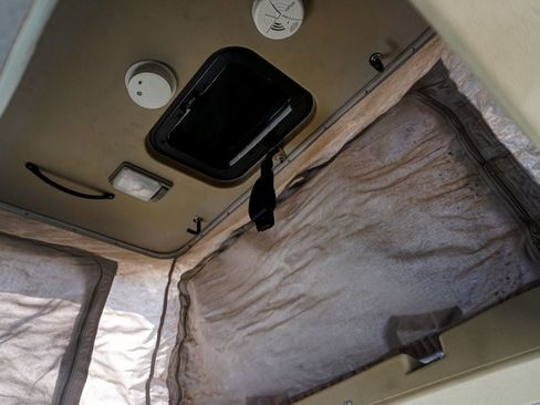 Used 2000 Volkswagen Eurovan Camper FWD image 37