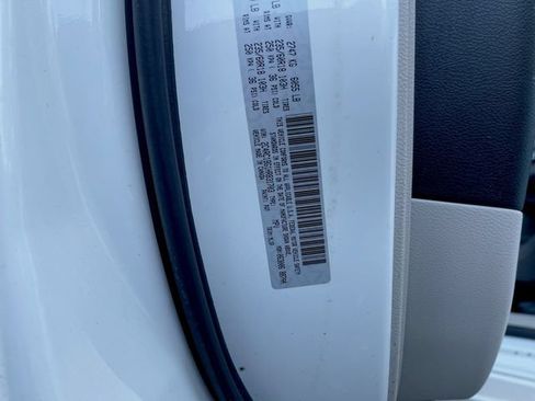 Used 2017 Chrysler Pacifica Touring-L w/ Tire & Wheel Group FWD image 34