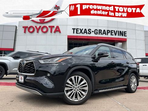 Used 2023 Toyota Highlander Platinum image 1