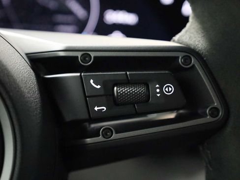 Certified 2025 Porsche Taycan image 29