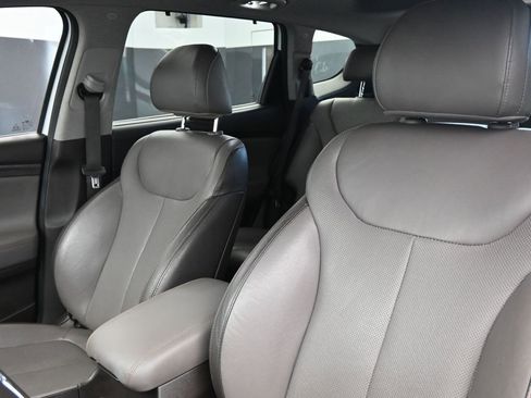 Used 2019 Hyundai Santa Fe Limited image 26