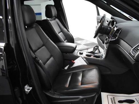 Used 2022 Jeep Grand Cherokee Limited image 36