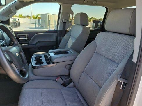 Used 2018 Chevrolet Silverado 1500 Custom w/ Custom Value Package image 10