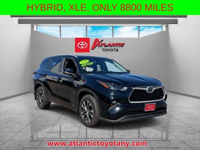 Certified 2026 Toyota Highlander XLE AWD/4WD image 1