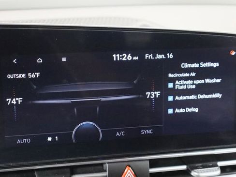 Used 2023 Hyundai Elantra SEL w/ Convenience Package image 30