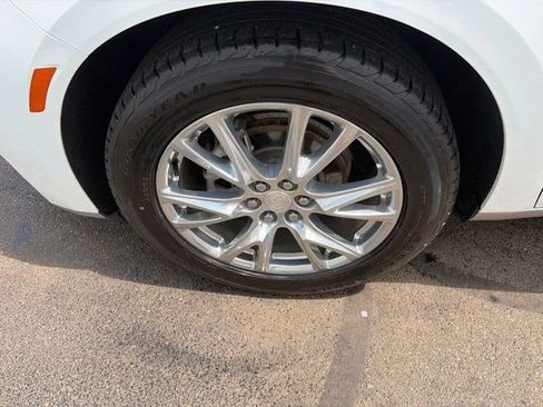 Used 2022 Buick Enclave Premium AWD/4WD image 46