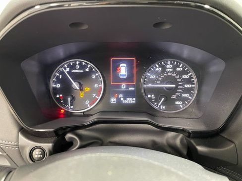 Used 2024 Subaru Outback AWD/4WD image 15