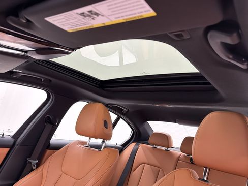 Certified 2023 BMW 330i Sedan w/ Premium Package RWD image 15