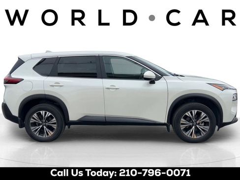 Used 2023 Nissan Rogue SV image 7