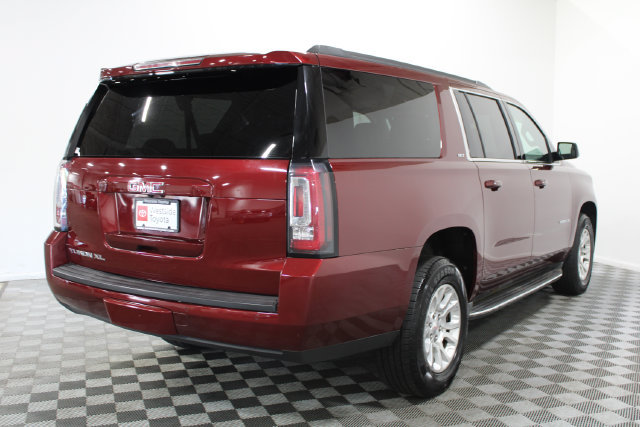 Used 2017 GMC Yukon XL SLT w/ Open Road Package AWD/4WD image 6