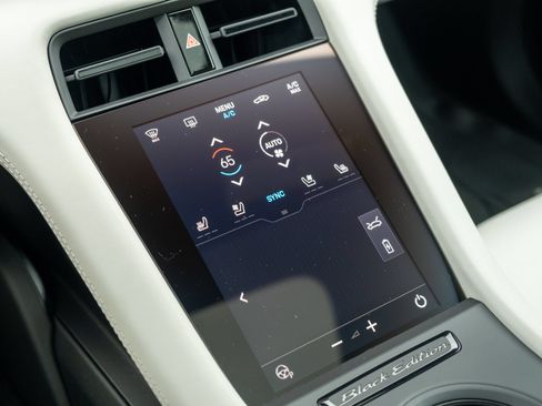 New 2026 Porsche Taycan AWD/4WD image 36
