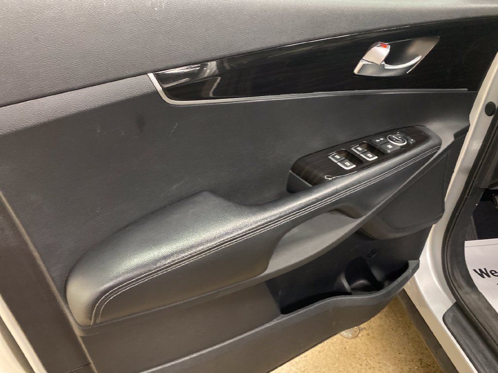 Used 2020 Kia Sorento LX w/ LX I4 Convenience Package AWD/4WD image 9