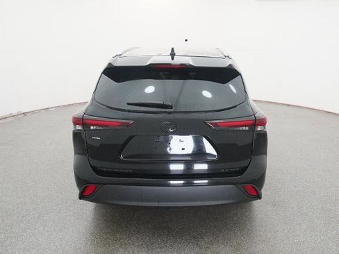 New 2026 Toyota Highlander XLE image 17