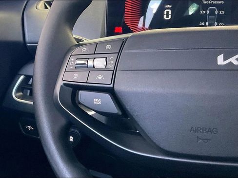 Used 2025 Kia K4 FWD image 8