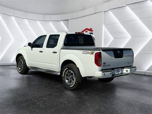 Used 2019 Nissan Frontier PRO-4X image 8