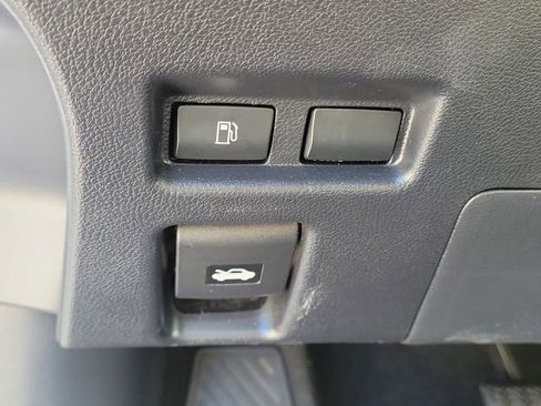 Used 2020 Lexus UX 200 w/ Accessory Package FWD image 14