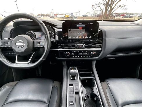 Used 2025 Nissan Pathfinder SL image 13