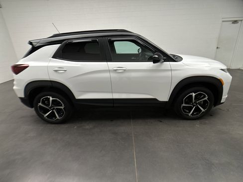 Used 2023 Chevrolet TrailBlazer RS w/ Sun and Liftgate Package AWD/4WD image 9