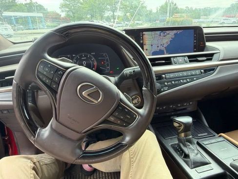 Used 2019 Lexus ES 350 Ultra Luxury w/ Accessory Package 2 FWD image 16