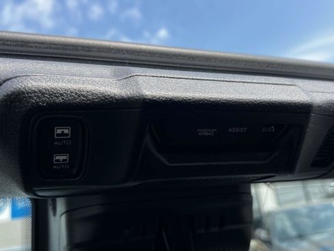 Used 2024 Jeep Wrangler Unlimited AWD/4WD image 31