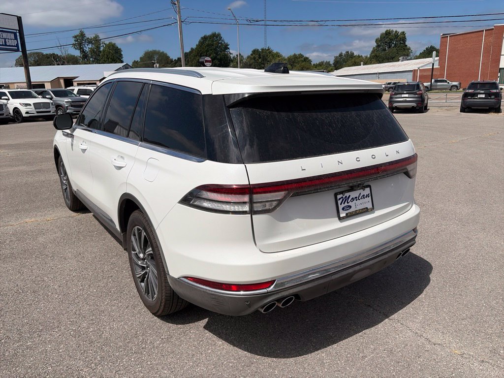 Used 2026 Lincoln Aviator AWD image 4