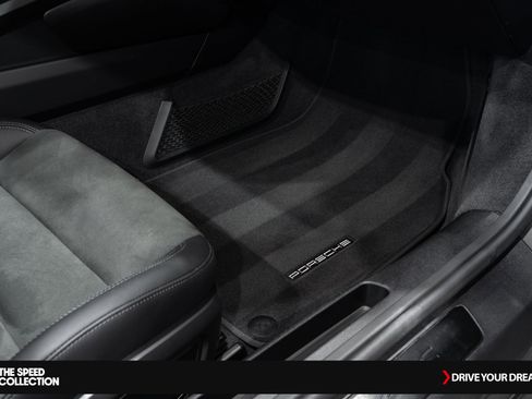 Used 2024 Porsche 911 Targa 4 GTS w/ Premium Package image 24