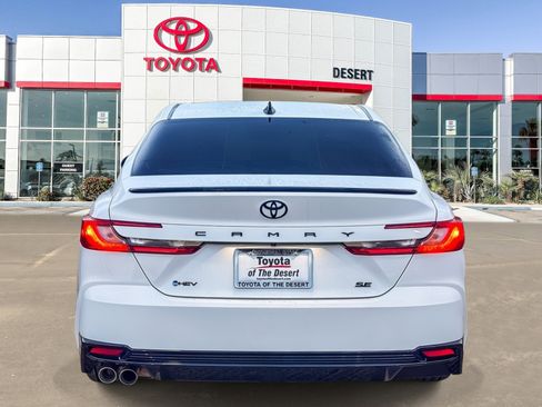 New 2026 Toyota Camry Hybrid FWD image 6