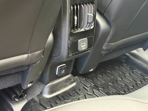Used 2022 Jeep Compass High Altitude AWD/4WD image 25