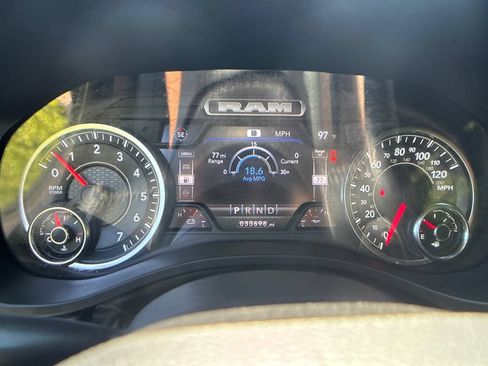 Used 2022 RAM 1500 Big Horn AWD/4WD image 16
