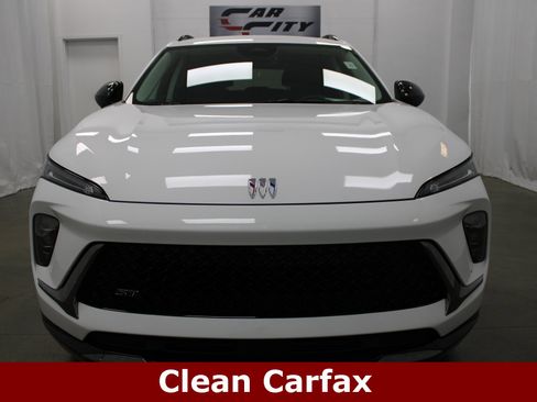 Used 2024 Buick Envision Sport Touring image 2