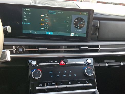 New 2026 Hyundai Santa Fe SE image 8