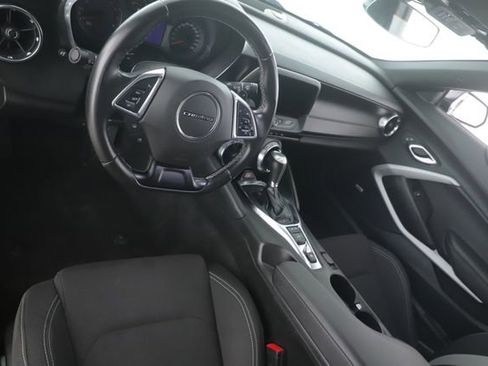 Used 2021 Chevrolet Camaro LT w/ Technology Package image 17