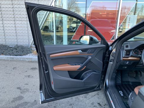 Certified 2022 Audi Q5 2.0T Premium w/ Convenience Package AWD/4WD image 11