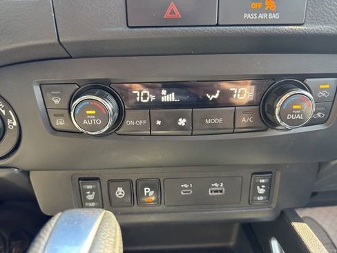Used 2022 Nissan Frontier SV image 23