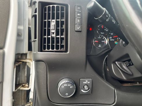 Used 2020 Chevrolet Express 2500 w/ Driver Convenience Package RWD image 17