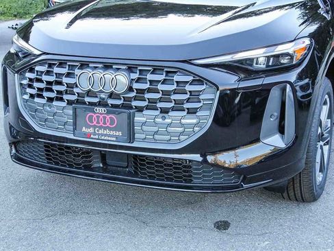 New 2025 Audi Q5 Premium image 8