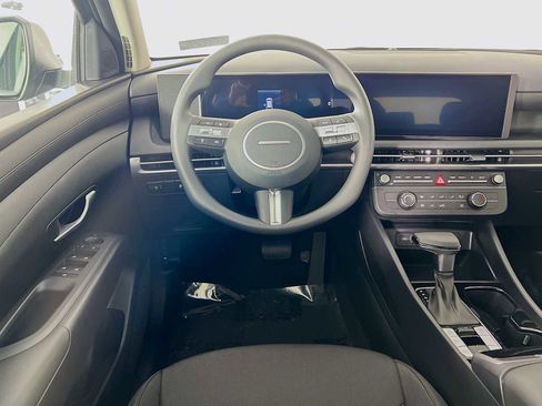 Used 2025 Hyundai Tucson SE image 21